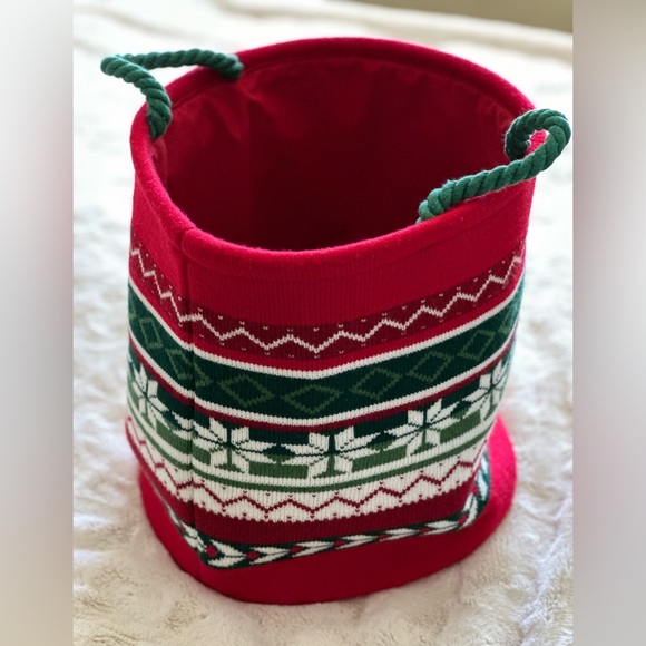 Knit Christmas Basket with handles soft sided | Clean | Green rope handles - Picture 2 of 11